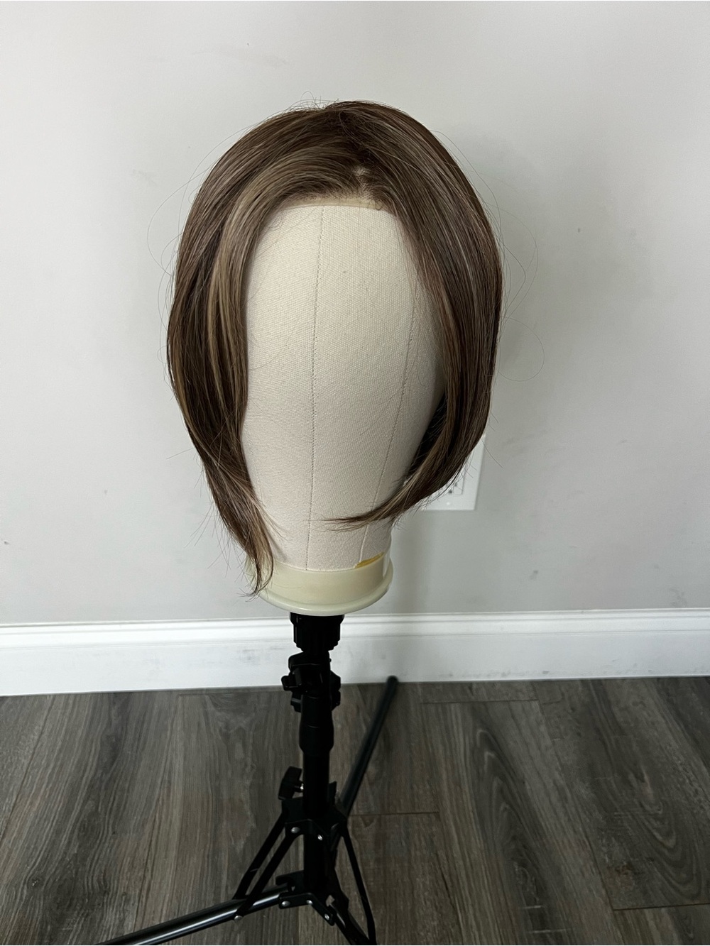 13โ Layered Bob Lace Front Wig in Light Brown with Subtle Highlights - Picture 2 of 15